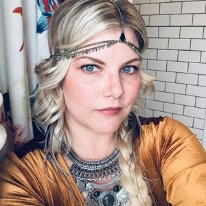 Meet your Posher, Regan